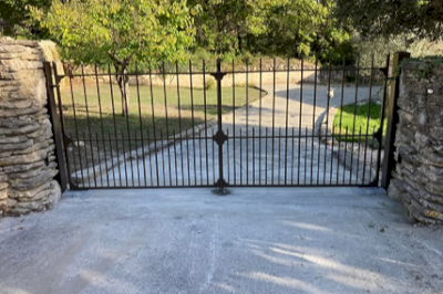 Portail à deux vanteaux Portail à deux vanteaux